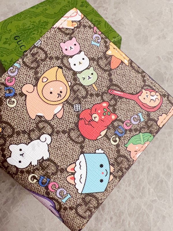 グッチ財布 レプリカ背面デザイン